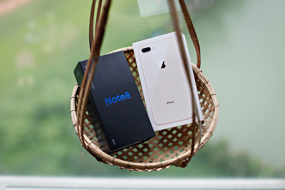 Khả năng quay video Galaxy Note 8 vs iPhone 8 Plus