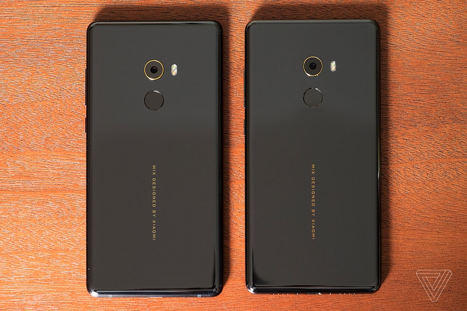 Xiaomi Mi Mix 2: Tiến gần hơn tới thiết kế tương lai