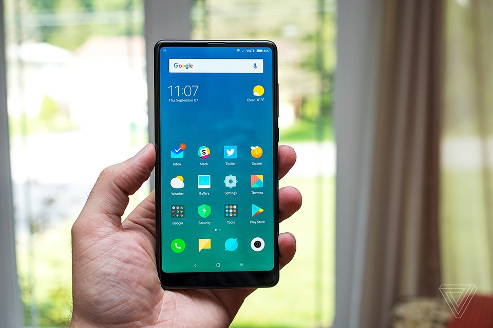 Xiaomi Mi Mix 2: Tiến gần hơn tới thiết kế tương lai
