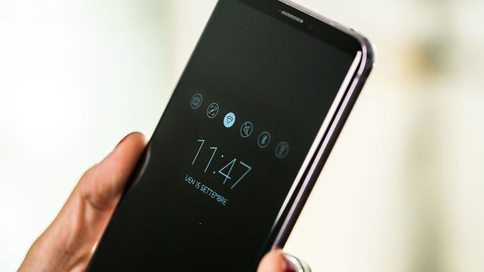 LG V30 với Floating Bar LG V30 với Floating Bar