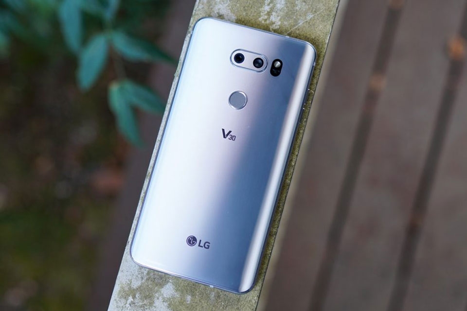 LG V30 vs LG V30 Plus: Sự khác biệt là gì?