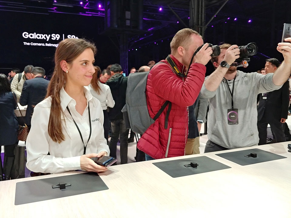 Khả năng chụp ảnh của Galaxy S9 vs iPhone X, V30, S8