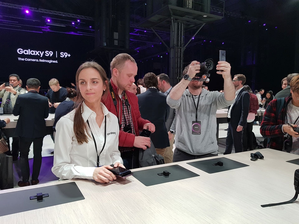 Khả năng chụp ảnh của Galaxy S9 vs iPhone X, V30, S8
