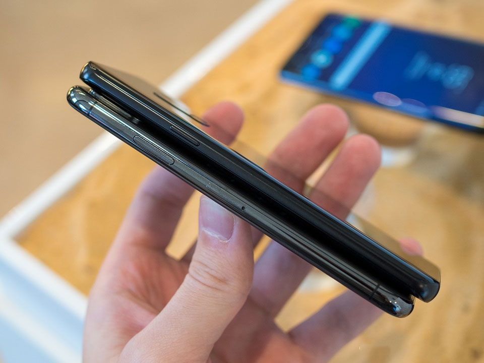 Galaxy S9 vs iPhone X: Liệu Samsung đã làm đủ? Galaxy S9 vs iPhone X: Liệu Samsung đã làm đủ?