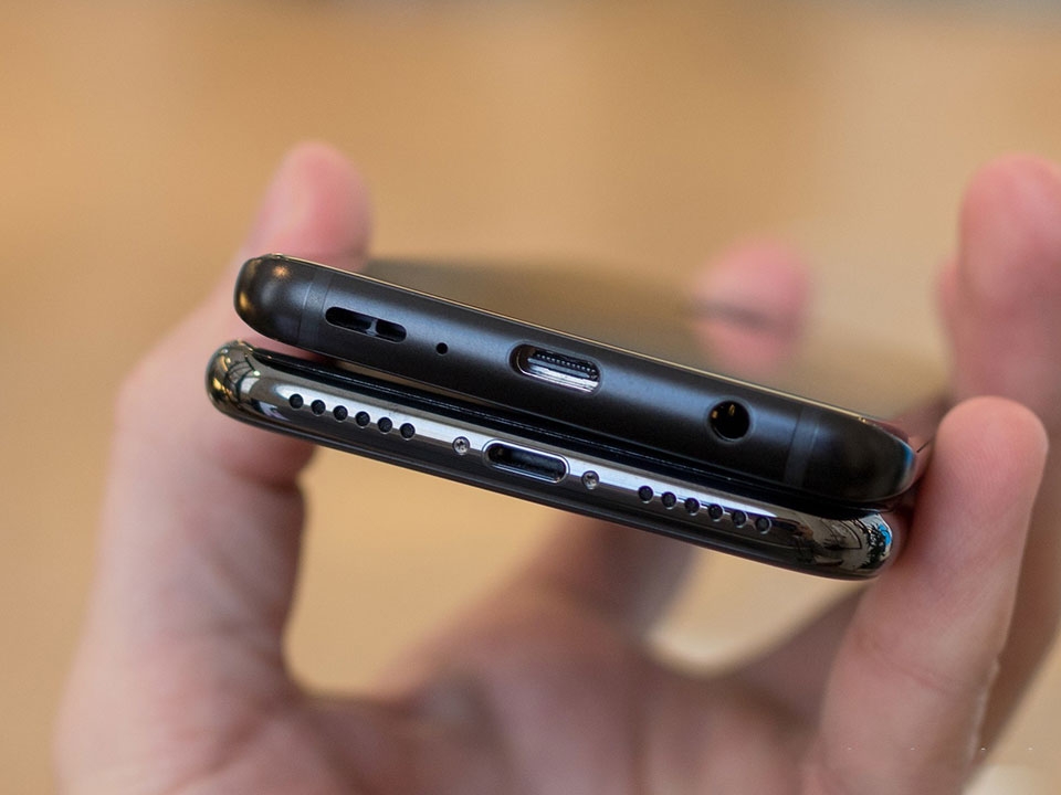Galaxy S9 vs iPhone X: Liệu Samsung đã làm đủ? Galaxy S9 vs iPhone X: Liệu Samsung đã làm đủ?