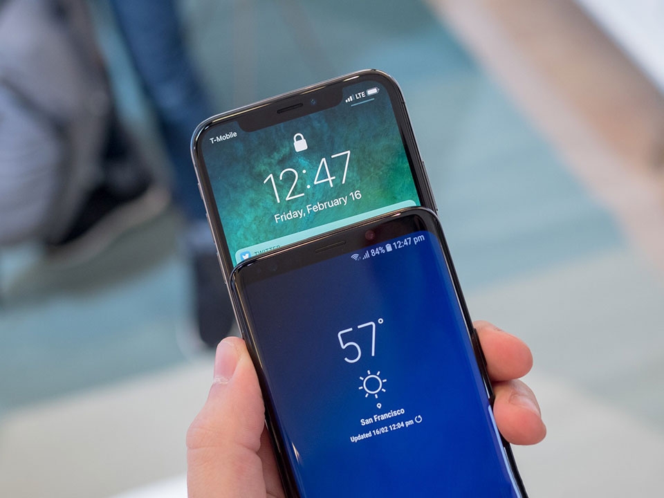 Galaxy S9 vs iPhone X: Liệu Samsung đã làm đủ? Galaxy S9 vs iPhone X: Liệu Samsung đã làm đủ?
