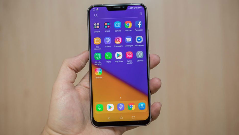 So dáng Asus Zenfone 5 vs iPhone X