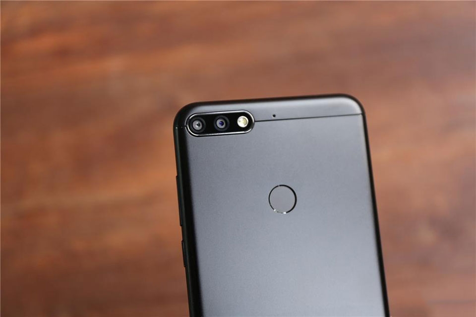 Trên tay Huawei Honor 7C Trên tay Huawei Honor 7C
