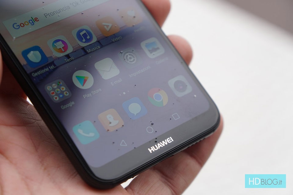 Trên tay Huawei P20 Lite