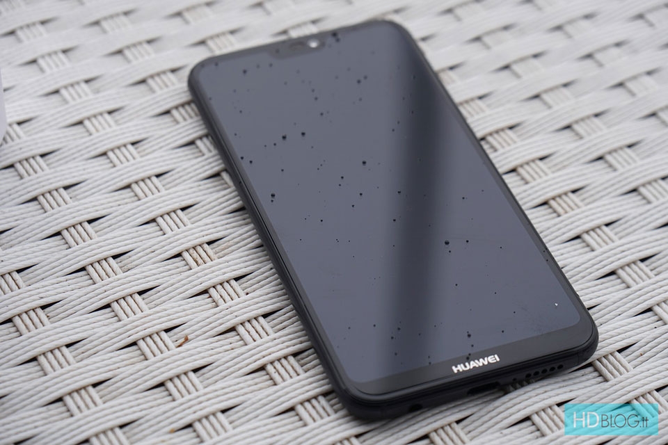 Trên tay Huawei P20 Lite