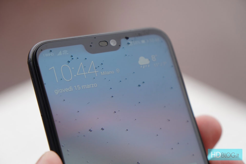 Trên tay Huawei P20 Lite