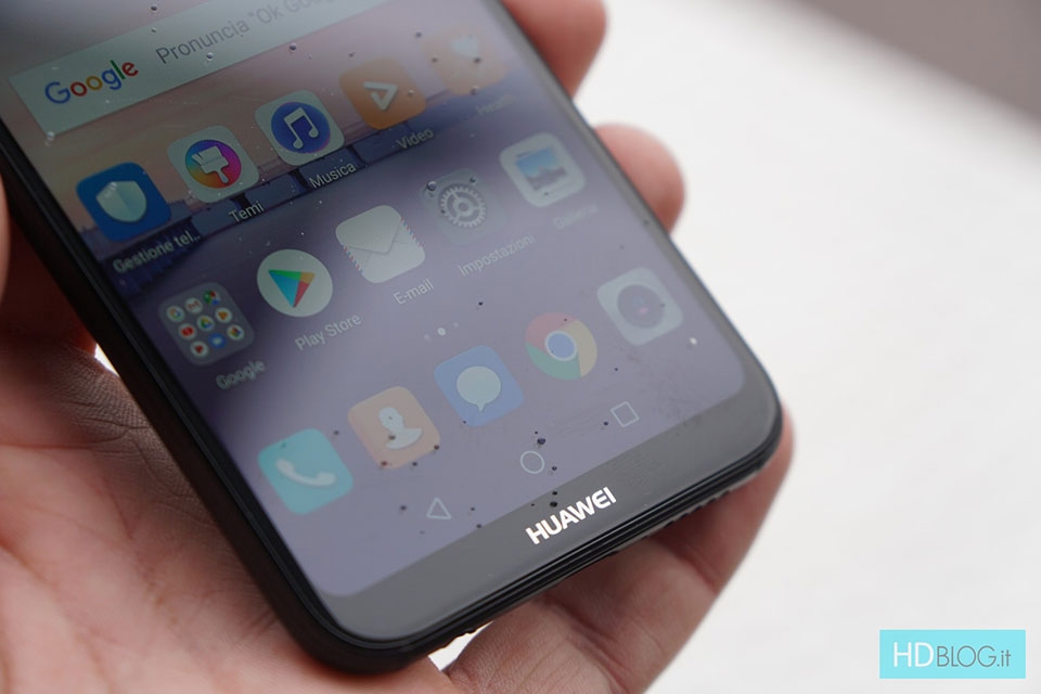 Trên tay Huawei P20 Lite