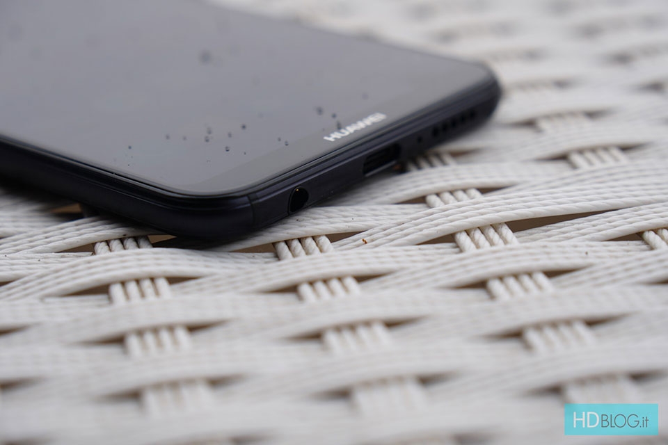 Trên tay Huawei P20 Lite