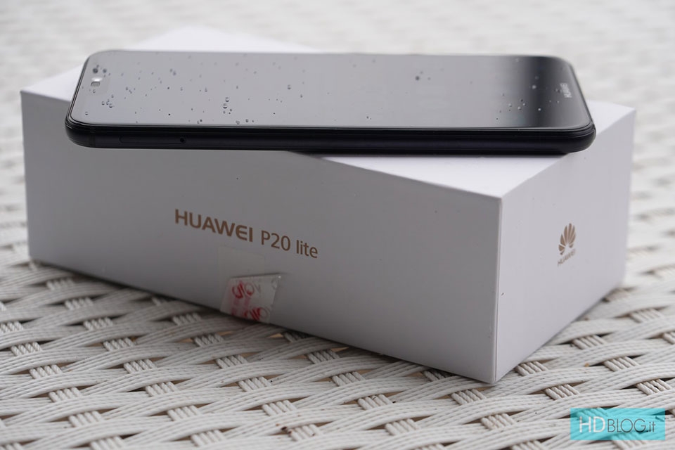 Trên tay Huawei P20 Lite