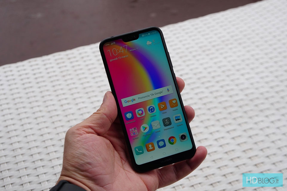 Trên tay Huawei P20 Lite