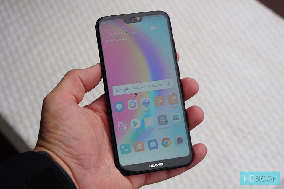 Trên tay Huawei P20 Lite