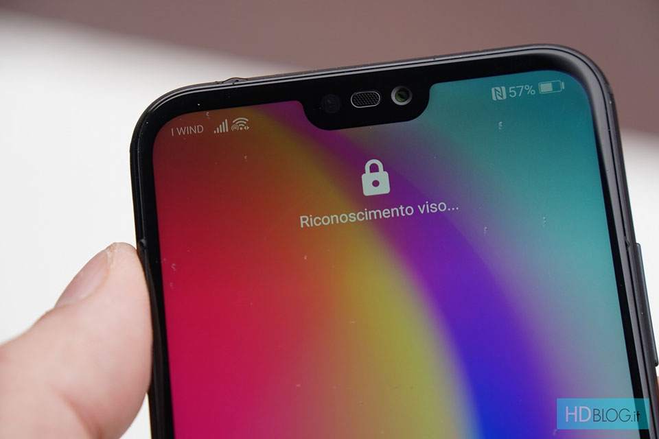 Trên tay Huawei P20 Lite