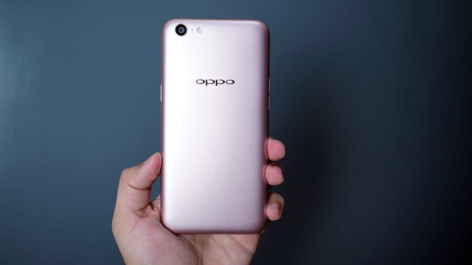 Trên tay OPPO A71 (2018)