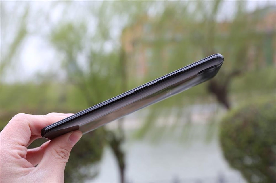 Vivo X21 UD