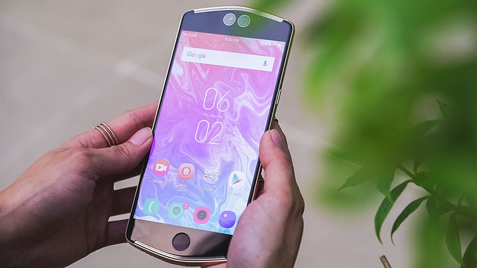 Trên tay Meitu V6