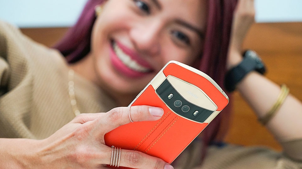 Trên tay Meitu V6
