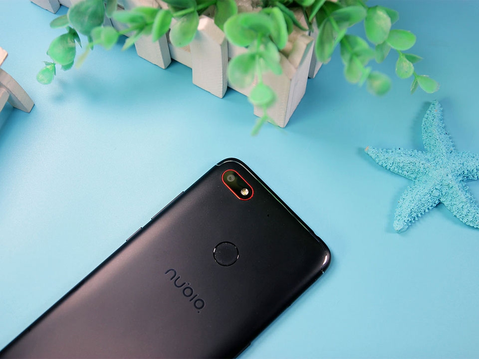 Trải nghiệm ZTE Nubia V18 mới ra mắt