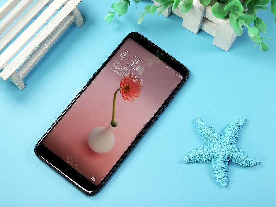 Trải nghiệm ZTE Nubia V18 mới ra mắt