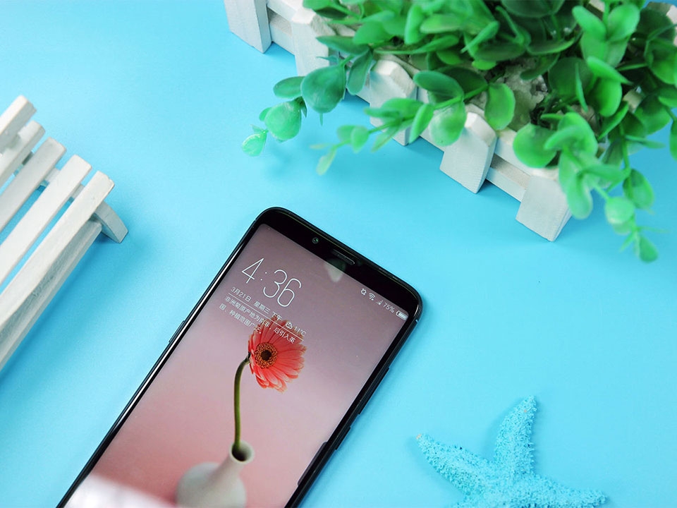 Trải nghiệm ZTE Nubia V18 mới ra mắt
