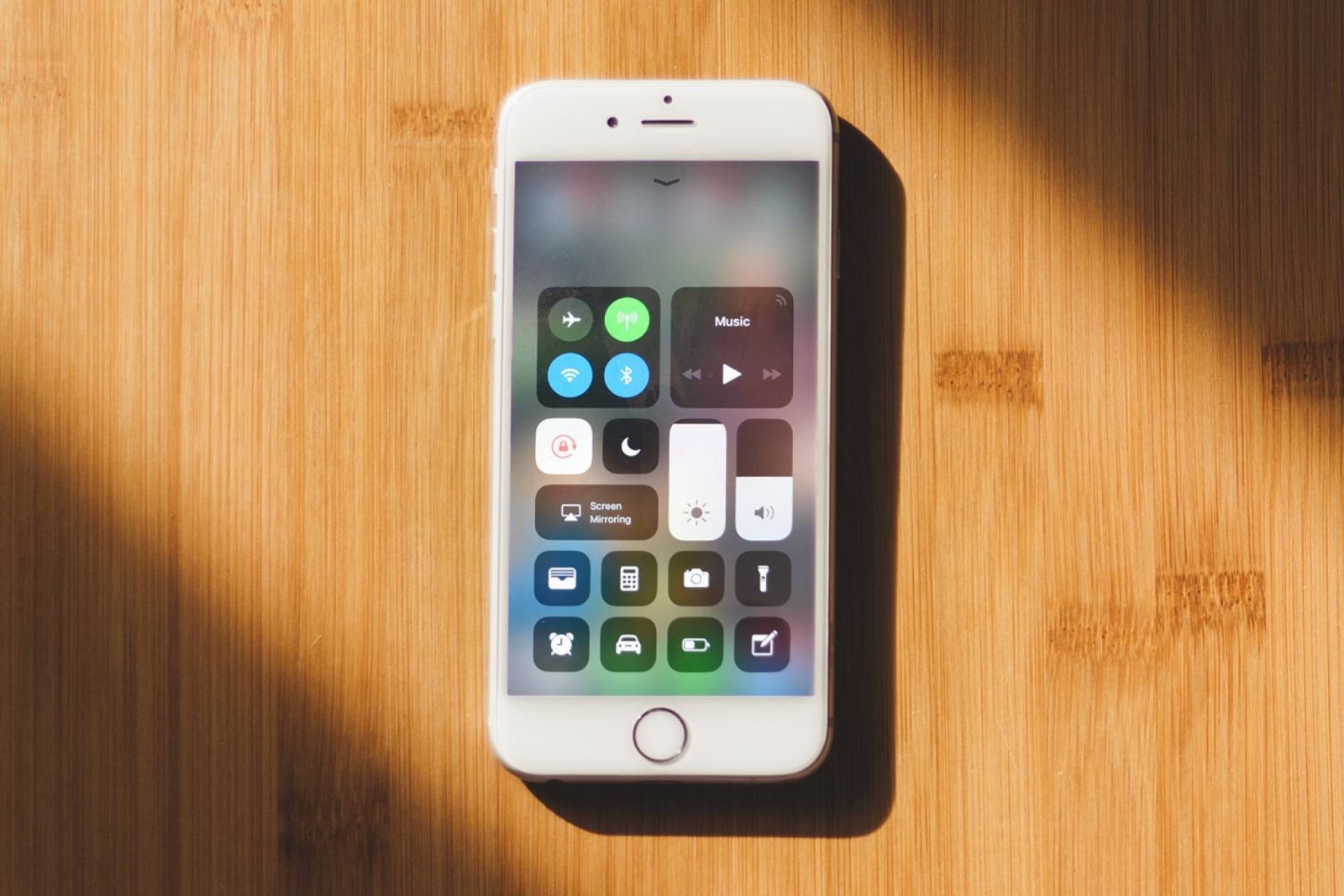 Tất cả  mọi thứ về iOS 11.4