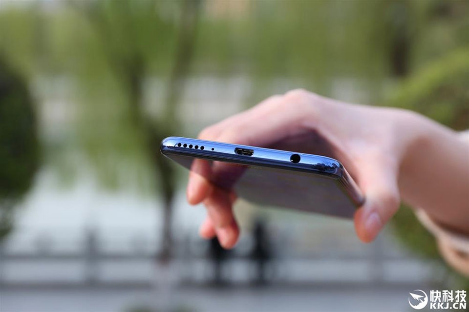 Trên tay Huawei Enjoy 8
