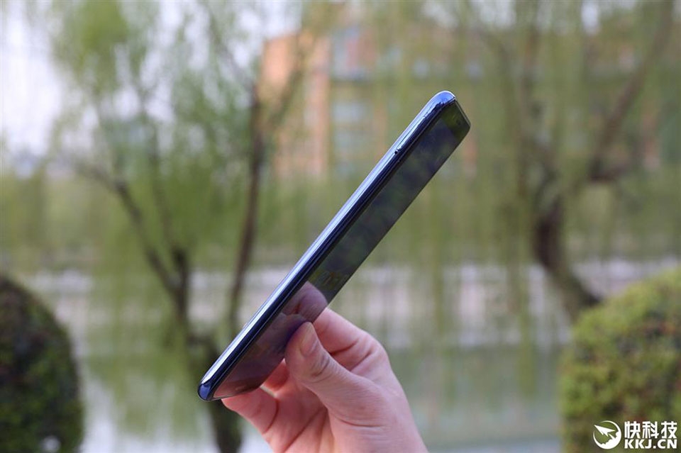 Trên tay Huawei Enjoy 8