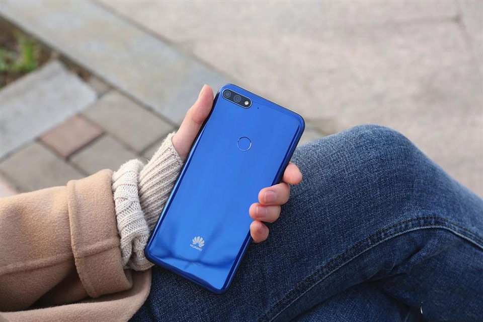 Trên tay Huawei Enjoy 8