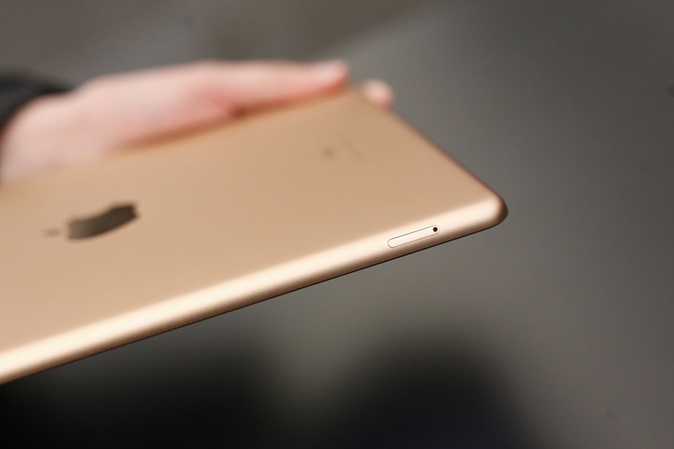 Trên tay iPad (2018) Trên tay iPad (2018)