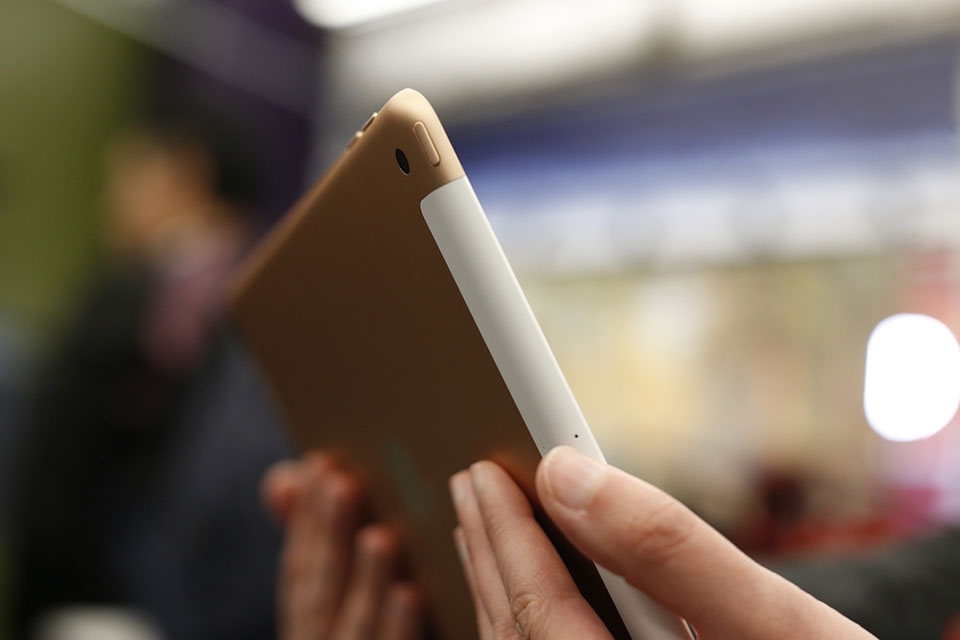 Trên tay iPad (2018) Trên tay iPad (2018)