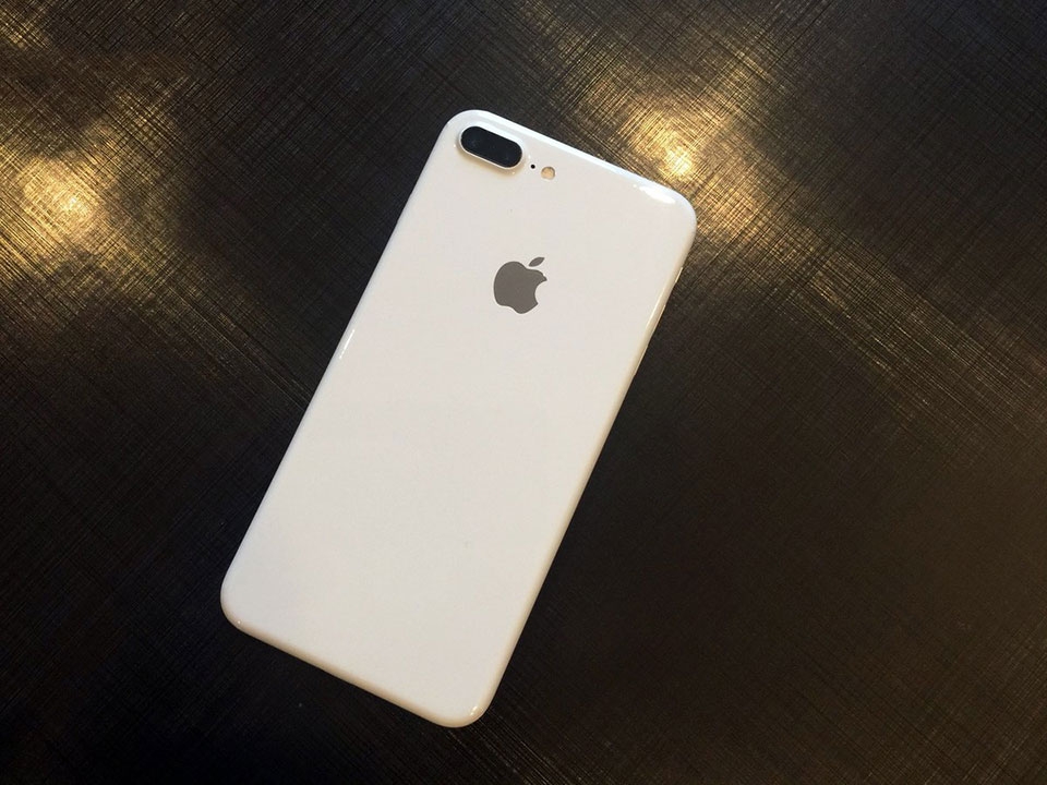 iPhone 7 Plus Jet White