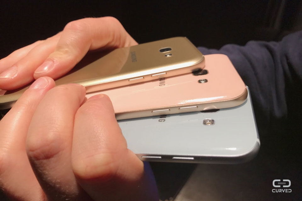 Camera không hề bị lồi