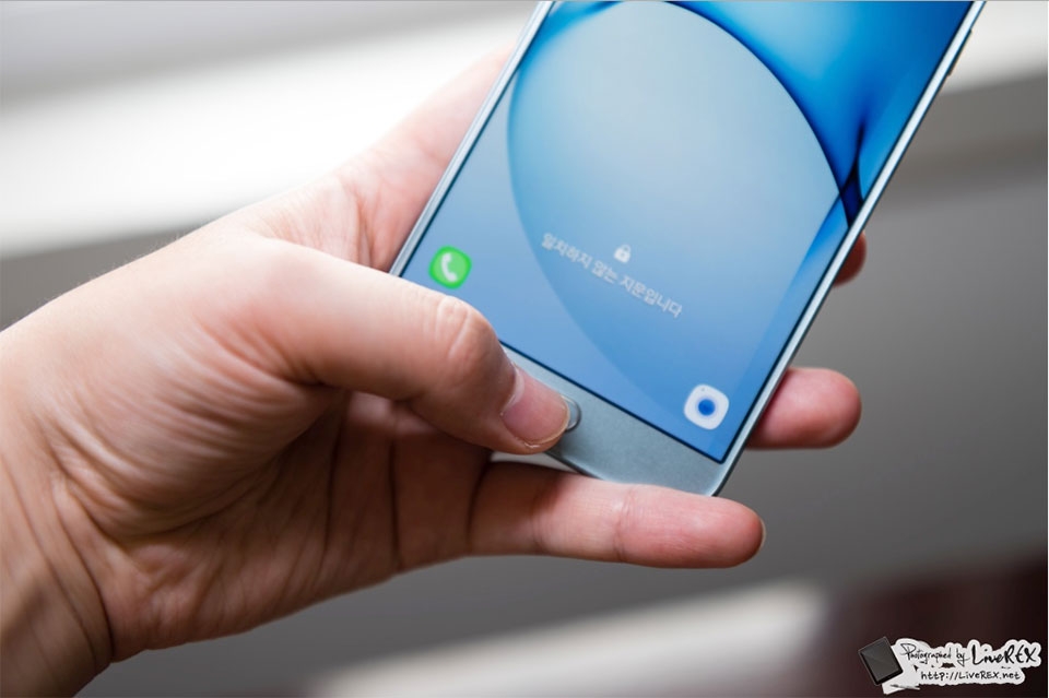 Trên tay Samsung Galaxy A8 2016 Trên tay Samsung Galaxy A8 2016