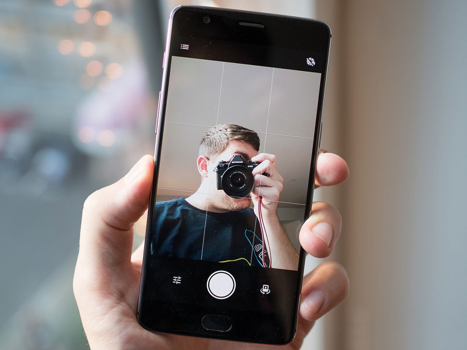 Camera trước OnePlus 3T được nâng cấp đáng kể Camera trước OnePlus 3T được nâng cấp đáng kể