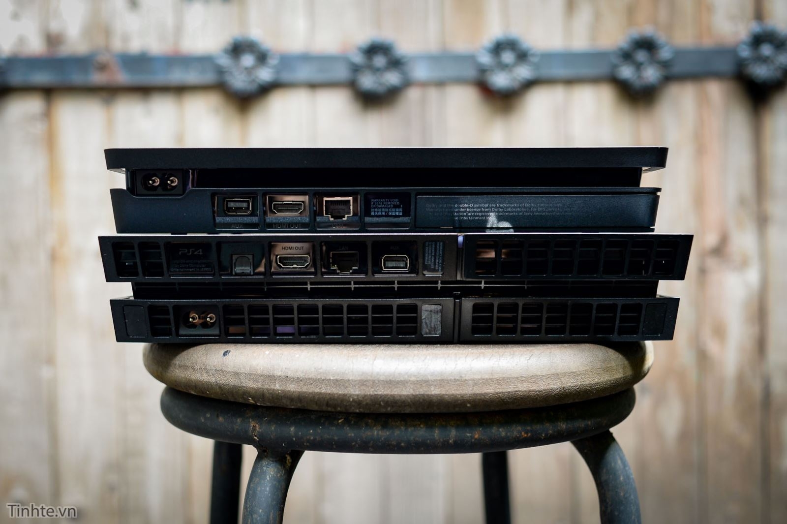 Trên tay Playstation 4 Slim, mỏng, gọn, nhẹ hơn Trên tay Playstation 4 Slim, mỏng, gọn, nhẹ hơn