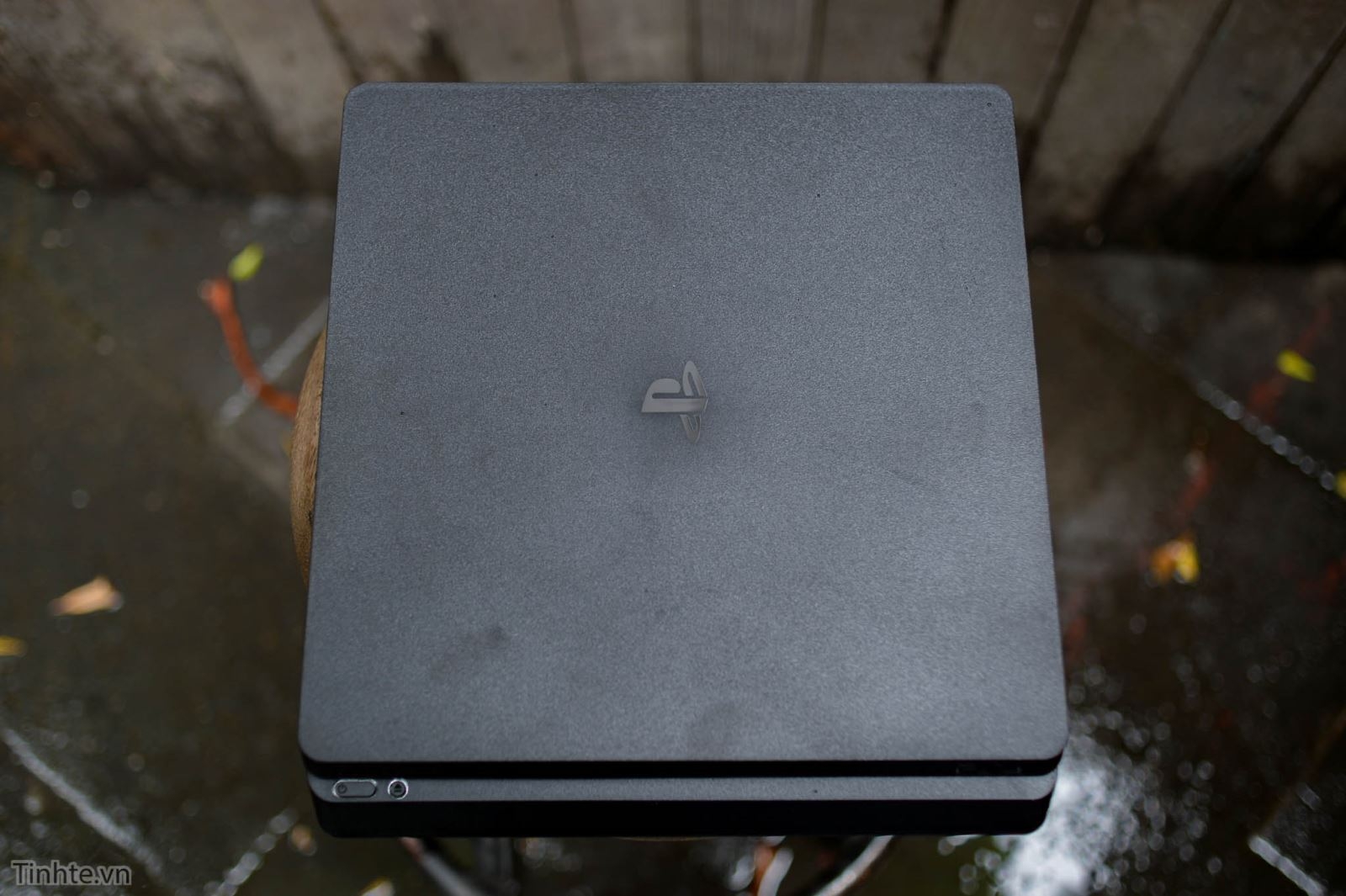 Trên tay Playstation 4 Slim, mỏng, gọn, nhẹ hơn Trên tay Playstation 4 Slim, mỏng, gọn, nhẹ hơn