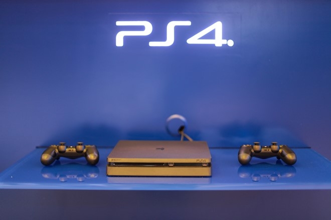 So sánh cấu hình và giá bán các dòng PS4 hiện nay So sánh cấu hình và giá bán các dòng PS4 hiện nay