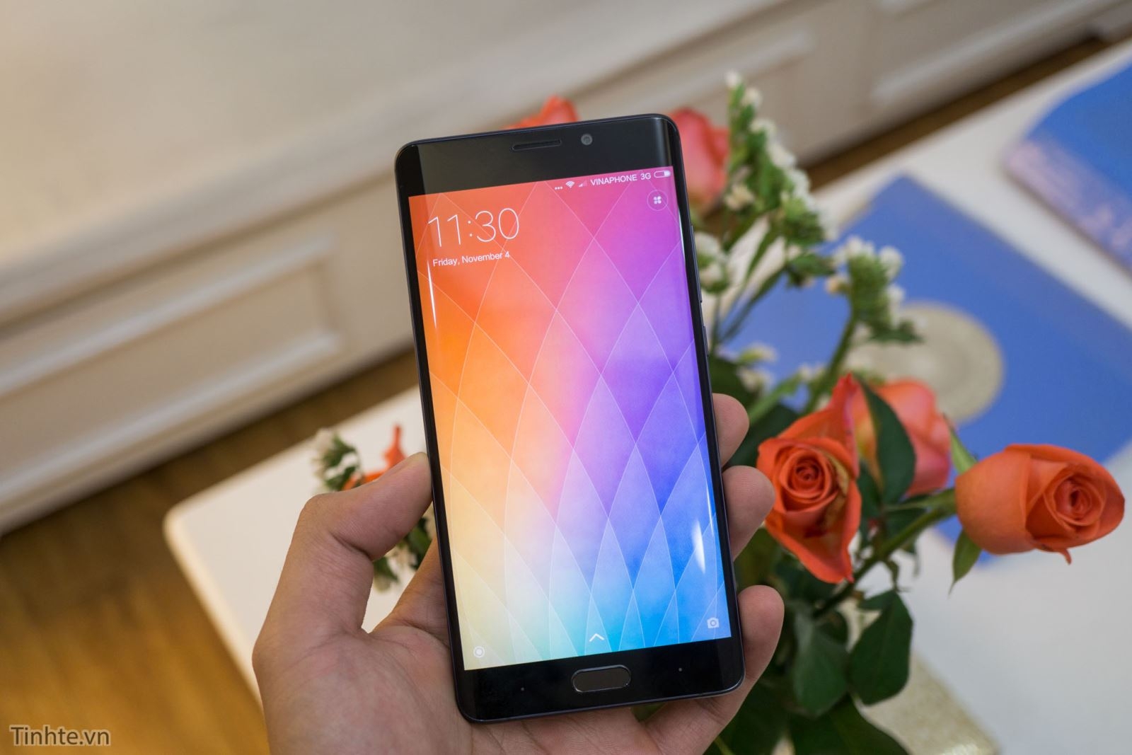 top 5 smartphone màn hình cong đáng sở hữu nhất