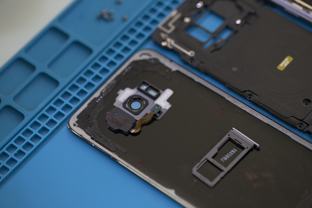 Tìm hiểu nội thất bên trong Galaxy S8 tại Việt Nam