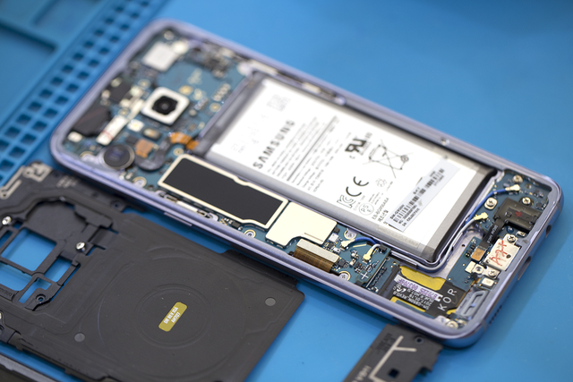 Tìm hiểu nội thất bên trong Galaxy S8 tại Việt Nam