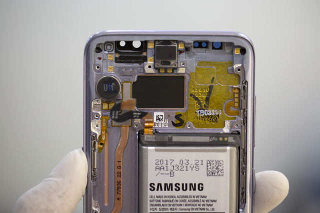 Tìm hiểu nội thất bên trong Galaxy S8 tại Việt Nam