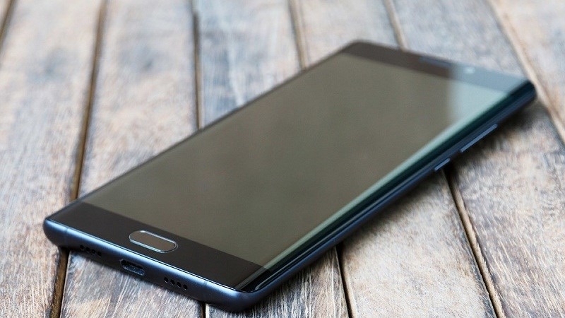 Xiaomi Mi Note 3 ra mắt quý 3 với màn hình vô cực