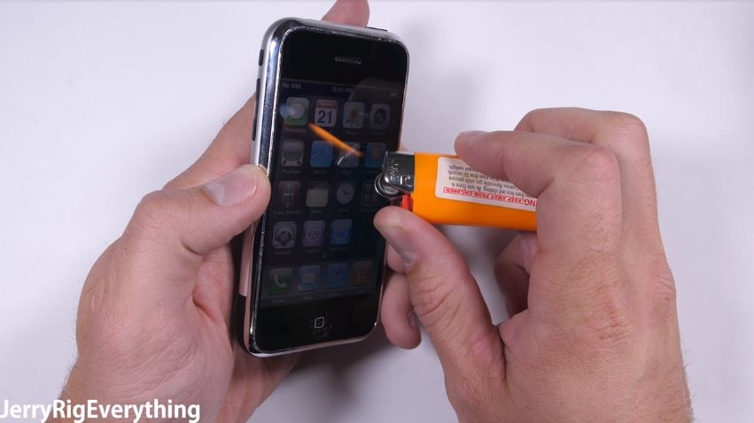 Xem màn tra tấn iPhone 2G ra mắt cách đây 10 năm
