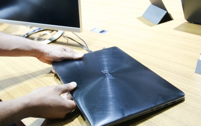 Trên tay laptop Asus tại sự kiện Computex 2017 Trên tay laptop Asus tại sự kiện Computex 2017