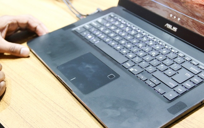 Trên tay laptop Asus tại sự kiện Computex 2017 Trên tay laptop Asus tại sự kiện Computex 2017