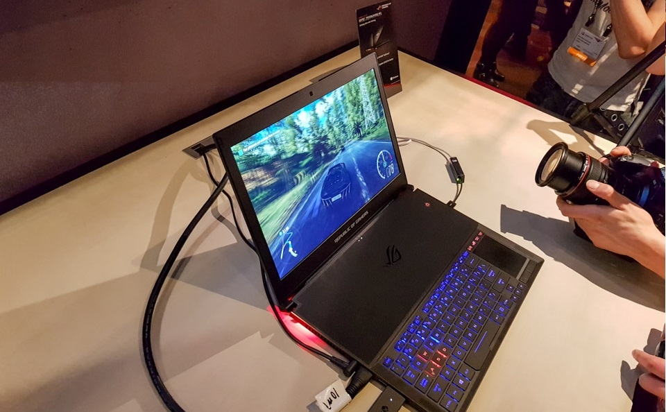 Asus cho ra mắt laptop gaming Asus ROG Zephyru